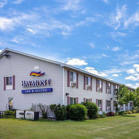Baymont By Wyndham Marinette Hotel Exterior photo